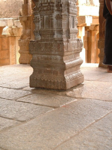 Lepakshi Hanging Pillar