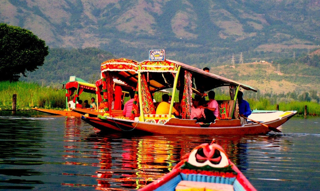 Shikara Ride