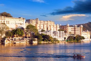pichola lake udaipur