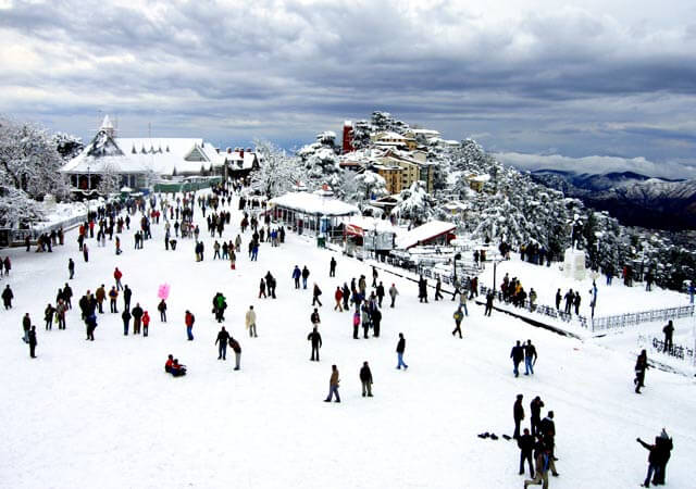 Sledding in Manali