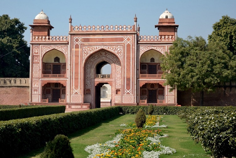 Gateway of Tomb of Itimad-Ud-Daulah