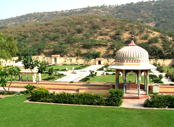 Sisodiya Rani Ka Bagh